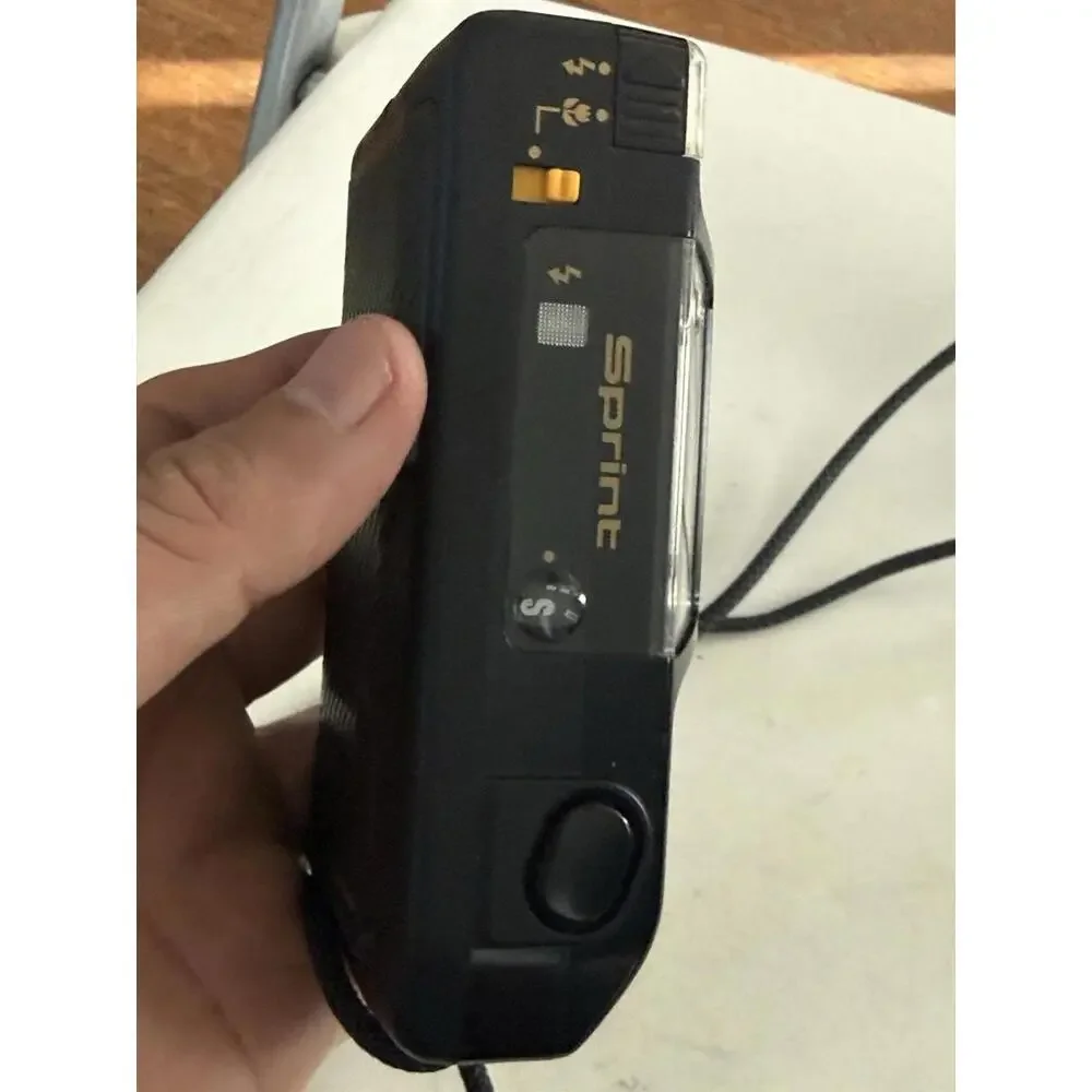 Canon Sprint 35mm 1:3.5 35mm Film Camera Flash Auto Focus